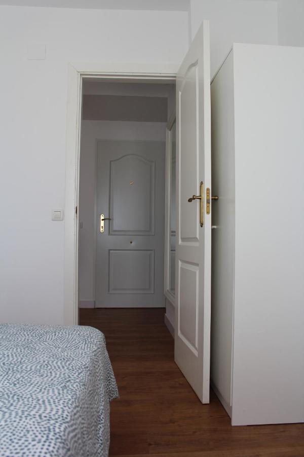 Beautiful Brand New 2 Bedroom Flat With Terrace Malaga Exterior photo
