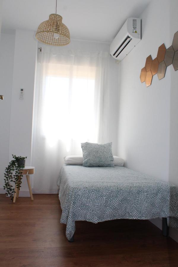 Beautiful Brand New 2 Bedroom Flat With Terrace Malaga Exterior photo